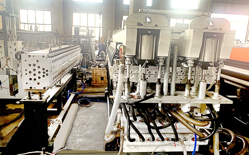 黑龙江中空板生产线厂家